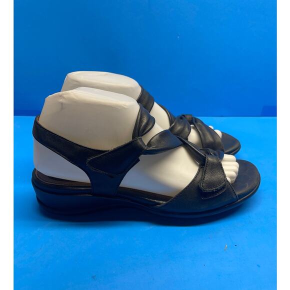 Clarks Artisan Sandals Womens 8 M Strappy Black Leather Hook & Loop - Picture 6 of 12